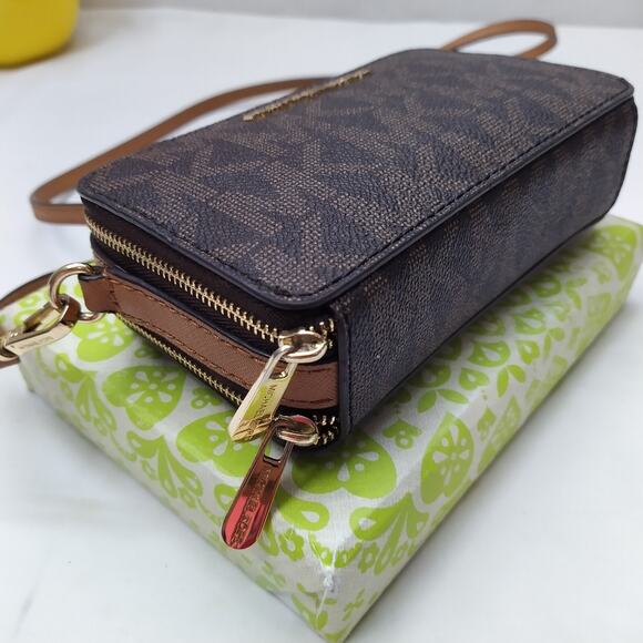 Michael Kors Brown Leather Doubel Zipper Closure Credit Card Small Crossbody Bag - Picture 8 of 15